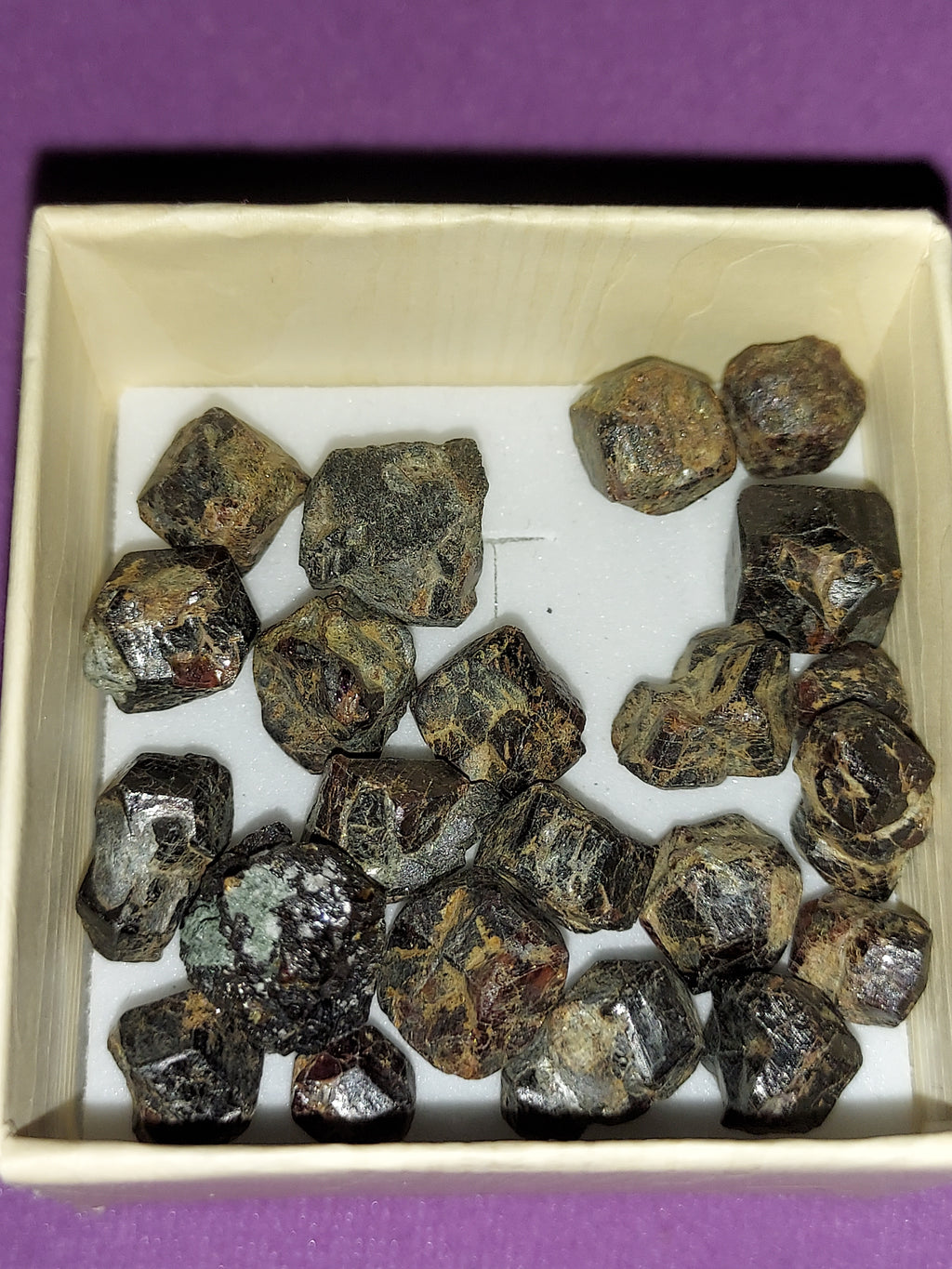 natural garnet crystals - 27.93 grams