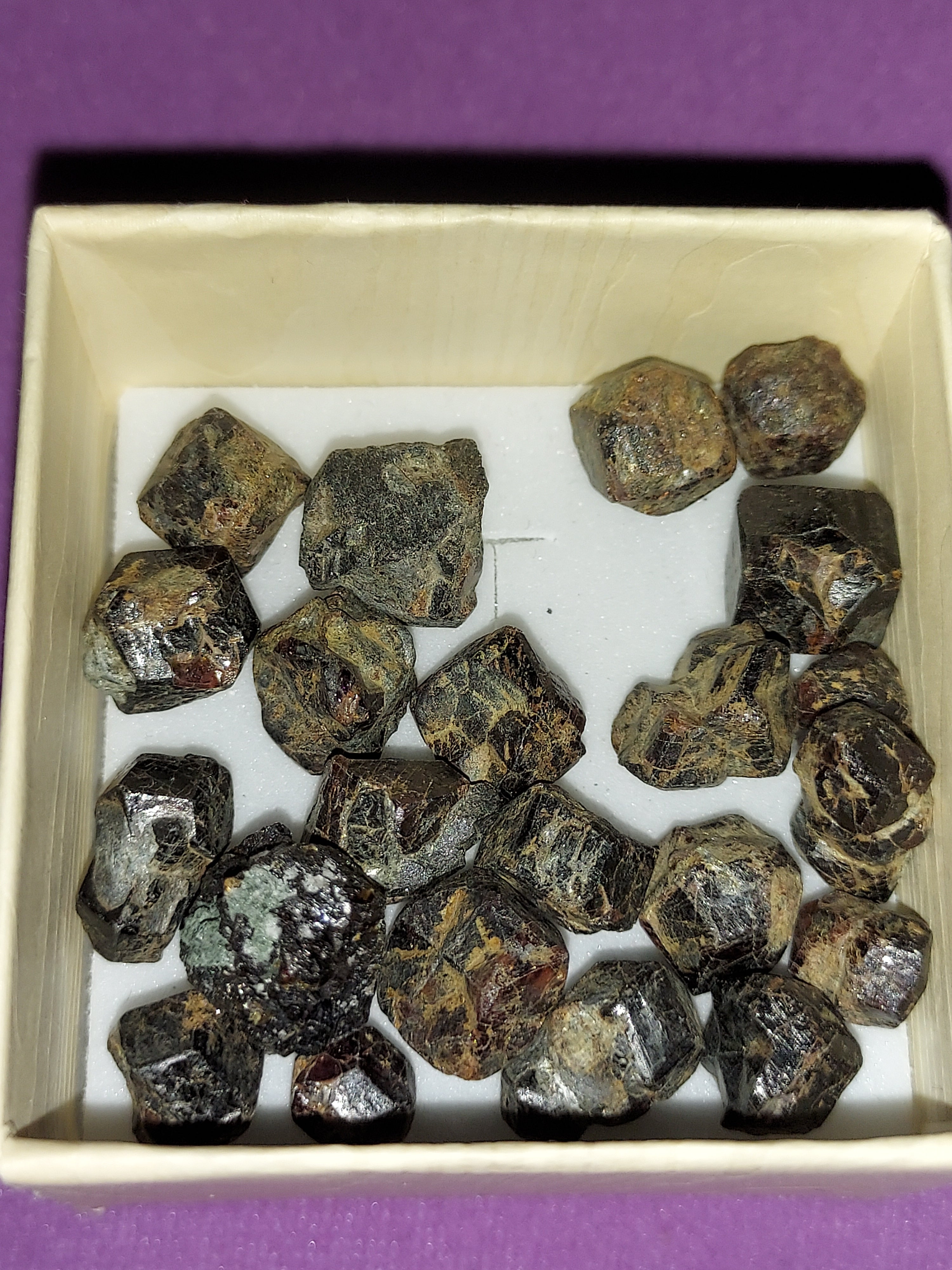 natural garnet crystals - 27.93 grams