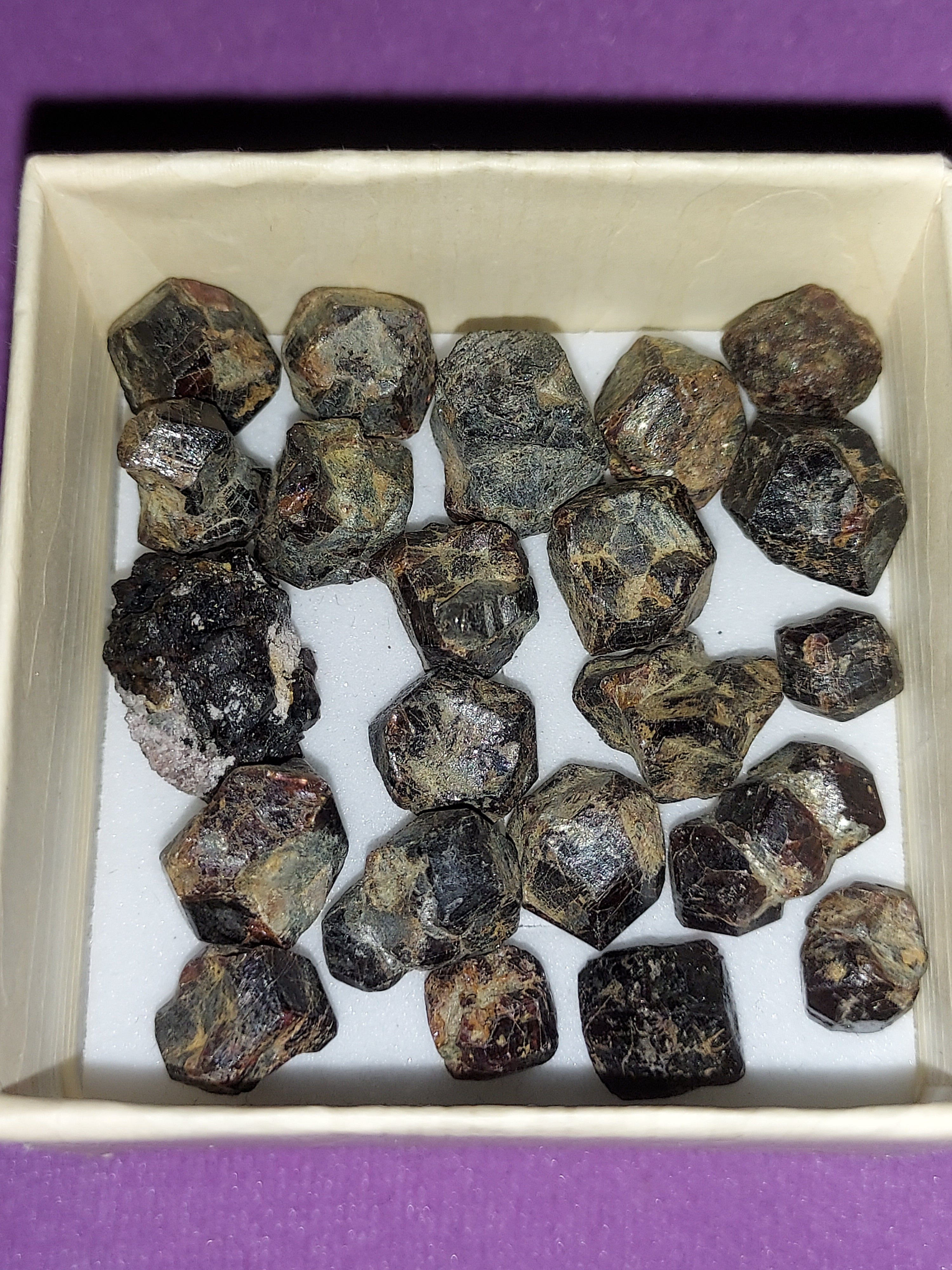 natural garnet crystals - 27.93 grams